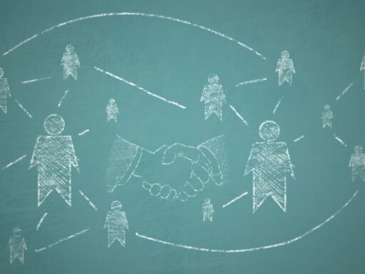 Dibujo tiza red conexiones humanos apretón manos
