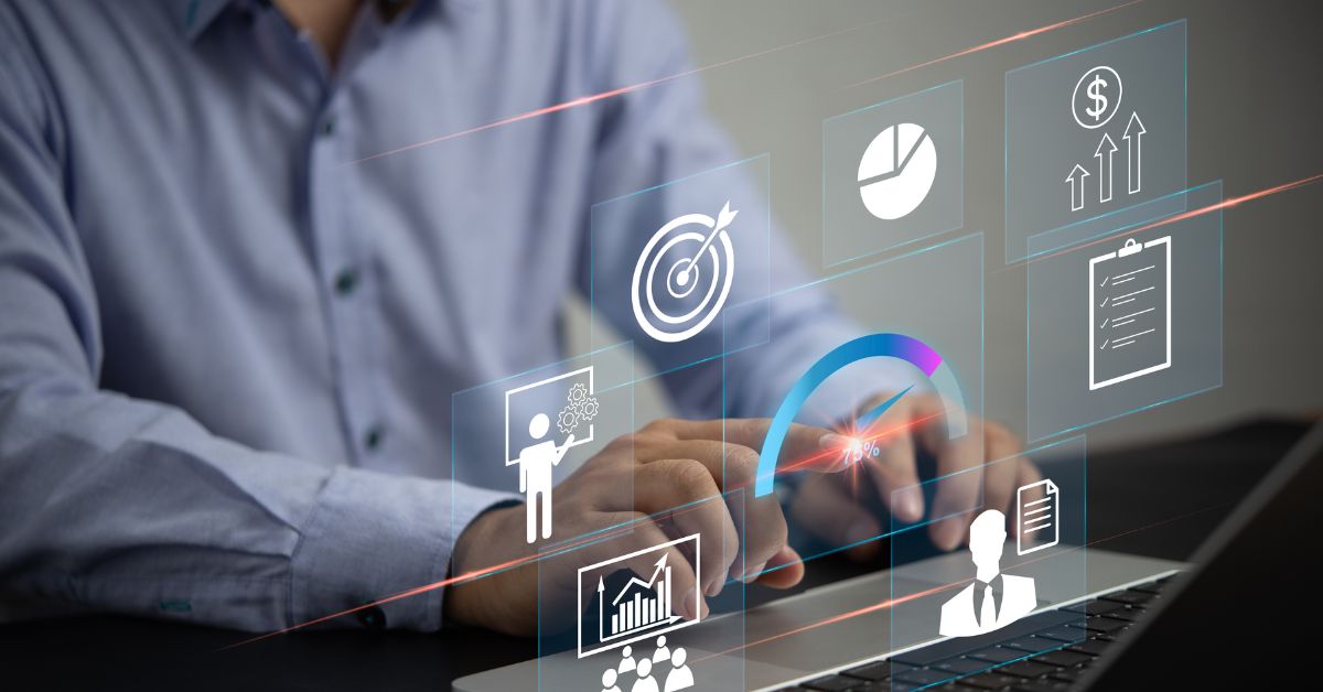 Hombre trabajando con gráficos digitales interactivos